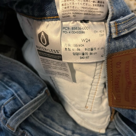 Levi’s 501 high rise jean shorts size 24 - Picture 3 of 3